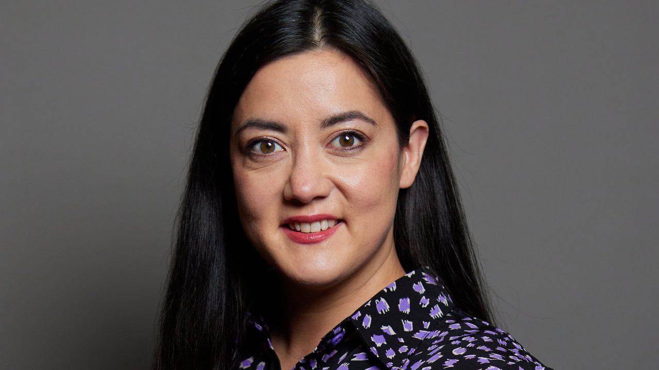 Pregnancy-pillow founder says Meta blocked her Instagram adverts over the word 'pregnancy'