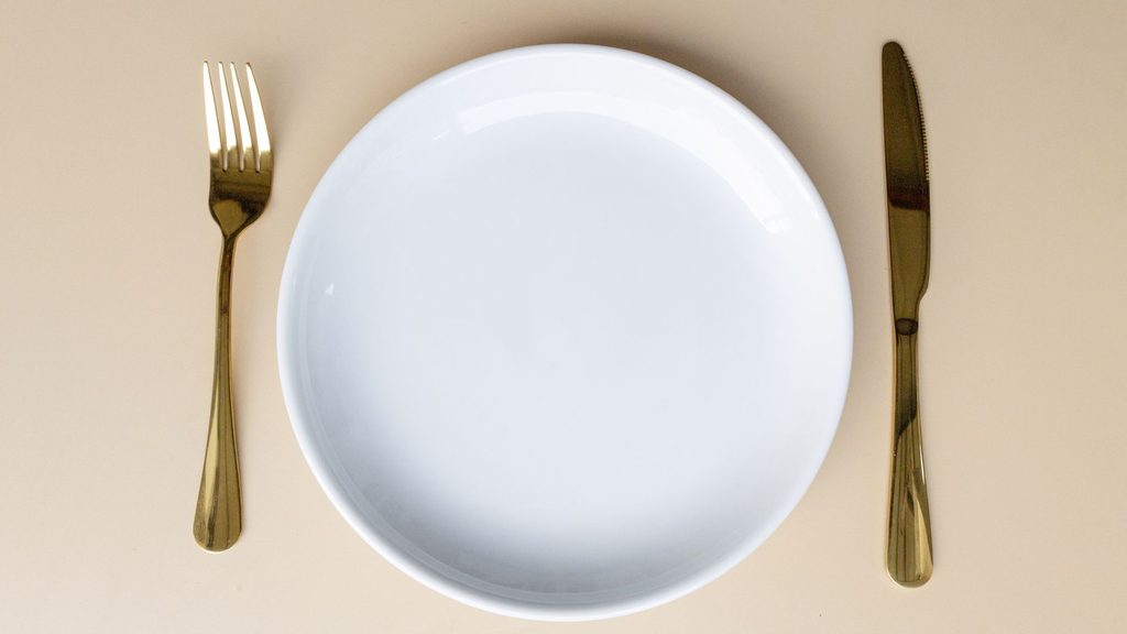 Free school meals expand but holiday food scheme stays shut to 500,000 children, charity says