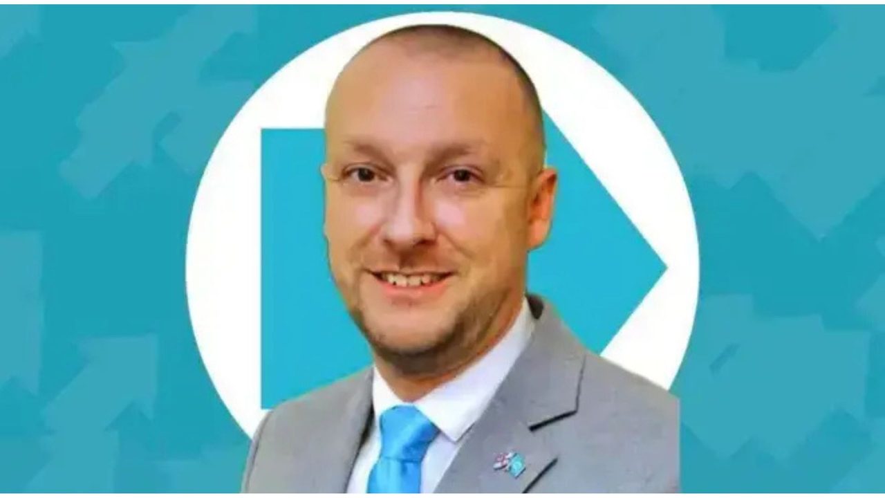 Another Reform councillor has resigned after it emerged he was allegedly living a double life as a hardcore porn star