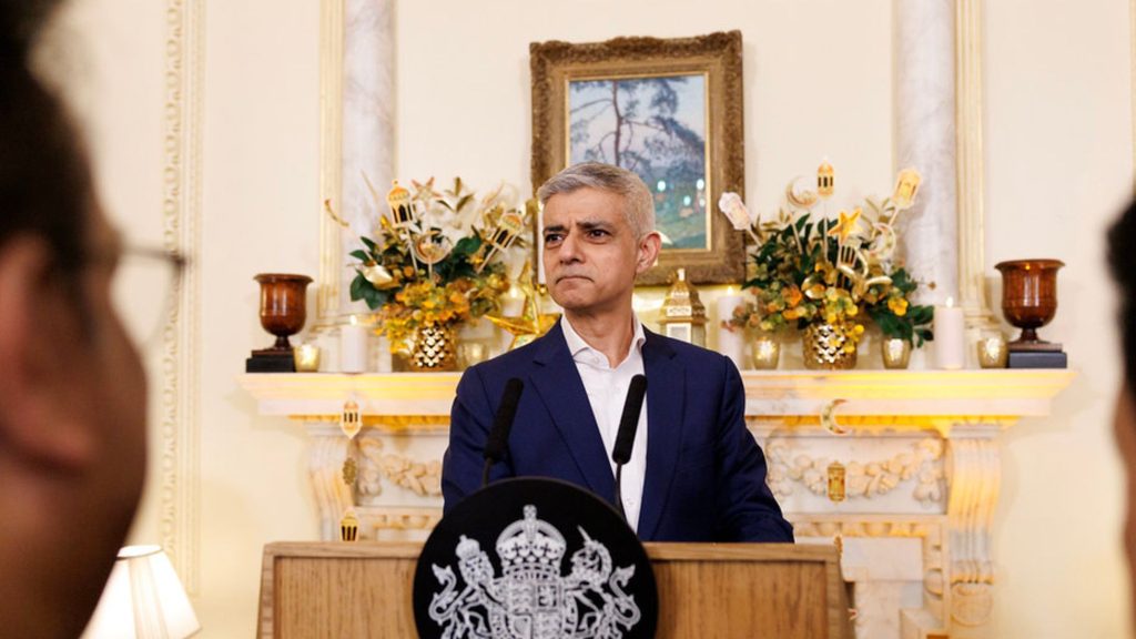 Sadiq Khan has blocked a proposed £50 million deal between the Met Police and controversial US tech giant Palantir