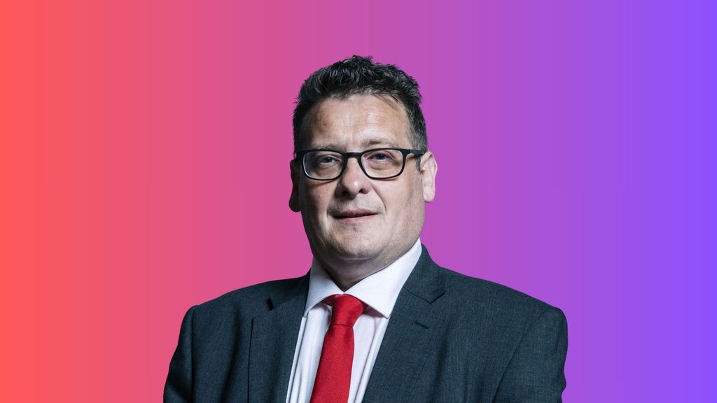 Labour MP Karl Turner warns Starmer he may resign over plans to limit jury trials