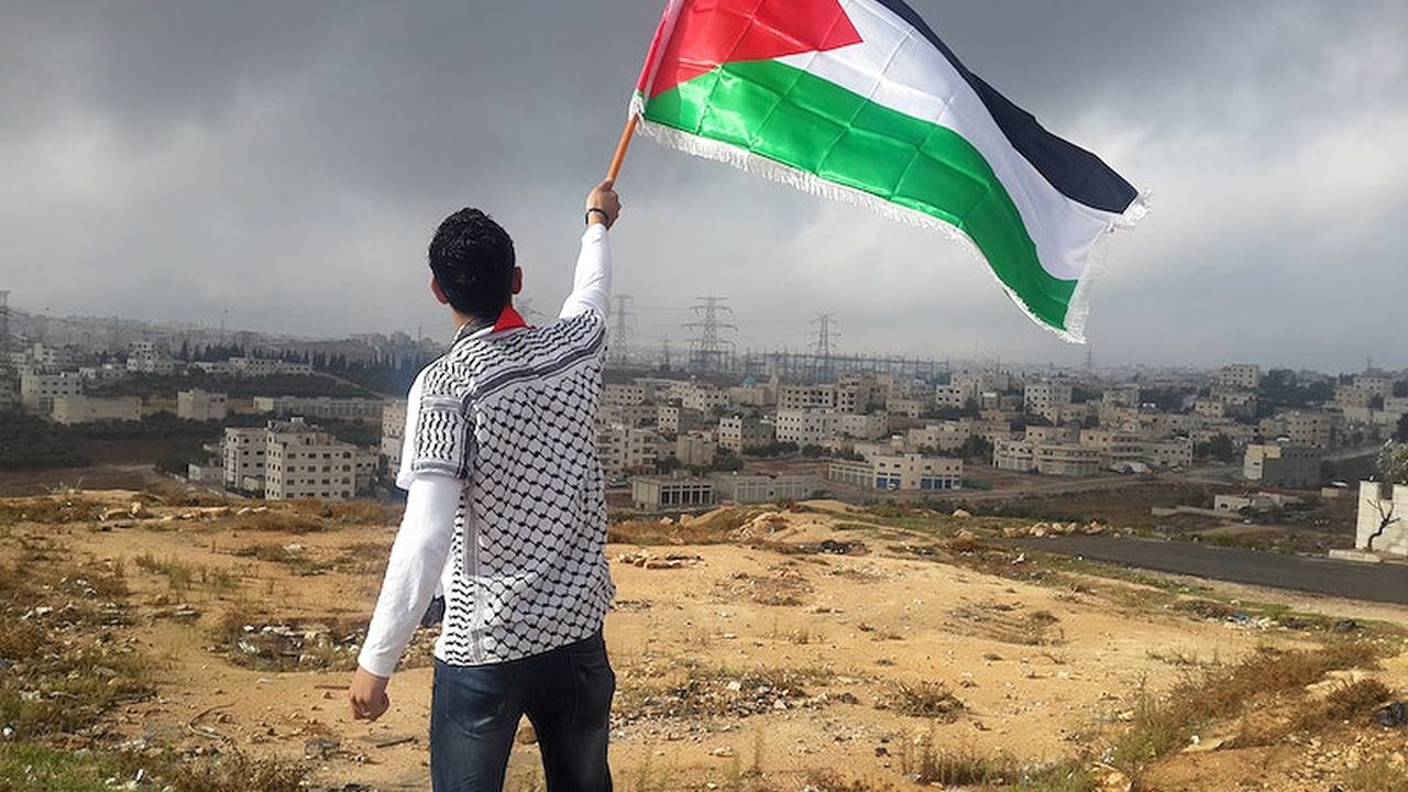 Israeli Settlers Set Fire to Mosques, Cars and Farmland in West Bank